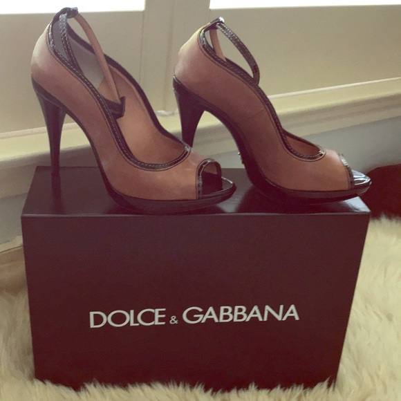 Dolce &Gabbana size 8 1/2 high heels - Picture 1 of 3
